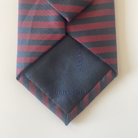 Banana Republic Burgundy and Navy Striped Men’s Necktie New with Tags - Picture 5 of 6